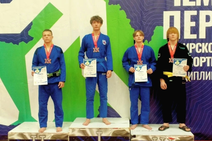 Спортсмены Хакасии взяли награды первенства Сибири по грэпплингу