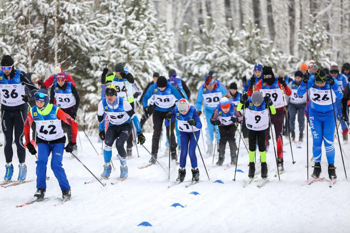  Семейный фестиваль РУСАЛа «На лыжи!» собрал сотни любителей лыжного спорта 