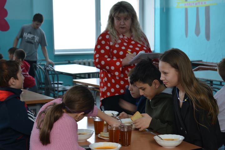 Столовая Белоярской школы-интерната признана лучшей в Хакасии