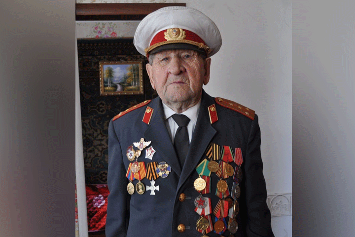 Глава Хакасии поздравил ветерана войны Георгия Гераськова с 97-летием