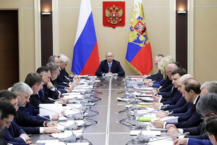Каким будет кабмин после инаугурации: Путин может усилить правительство энергичным человеком