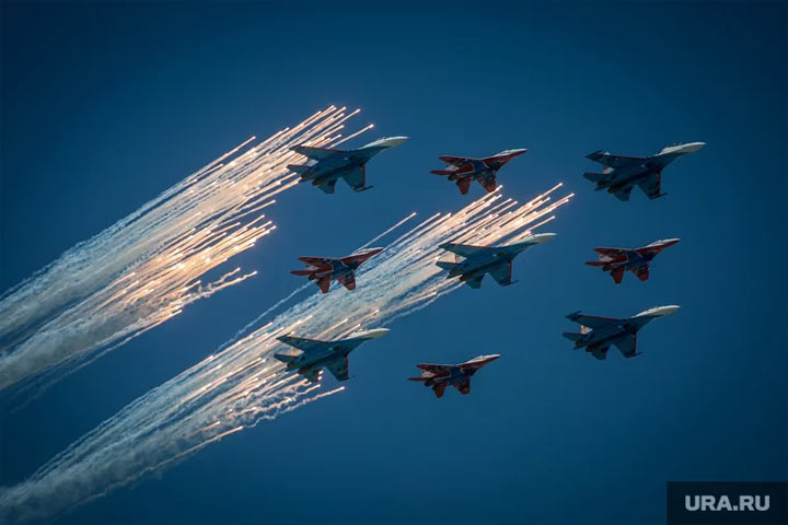 Парад Победы в Москве завершился пролетом авиации