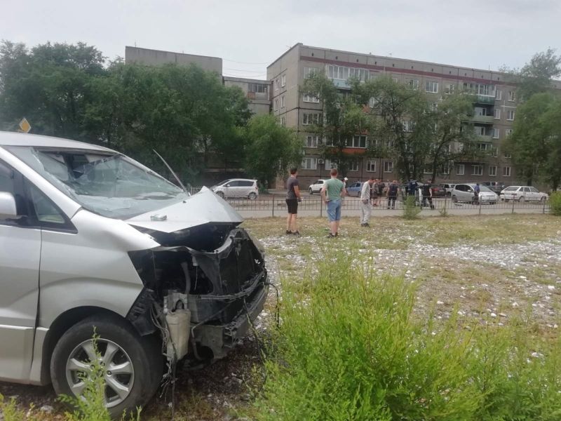 Красноярский рейсовый автобус попал в аварию в Черногорске 
