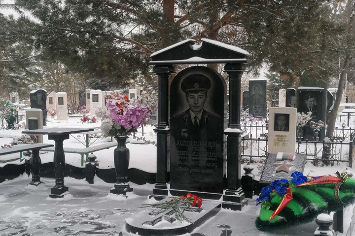 В столице Хакасии почтили память Героя России Игоря Ахпашева