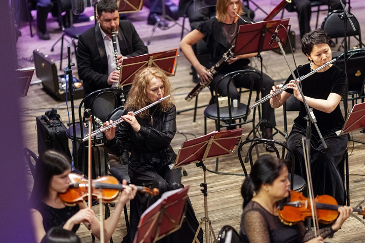 Симфонический оркестр Хакасской филармонии тихо отметил День рождения