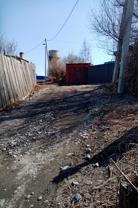 В Абакане закрывают глаза на самовольный захват земли, а дороги считают нормальными