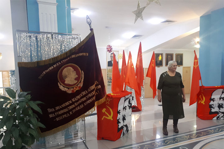 Коммунисты отпраздновали. Но не Новый год