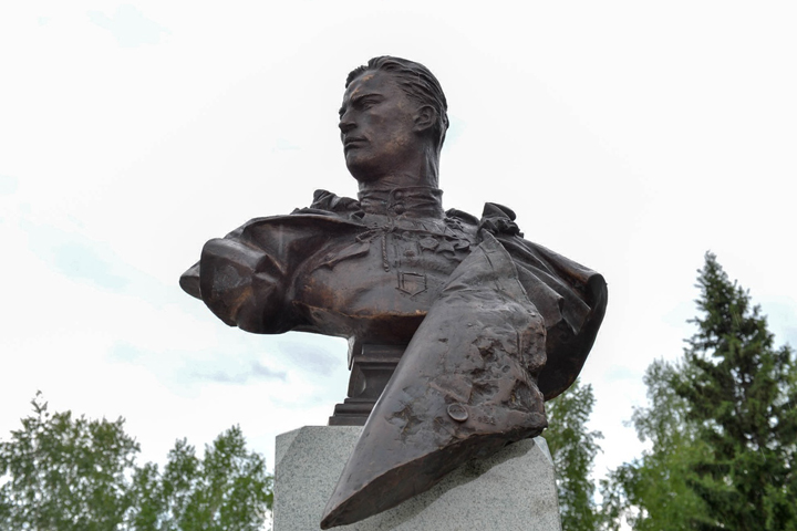 В Таштыпе увековечили память Героев Советского Союза 