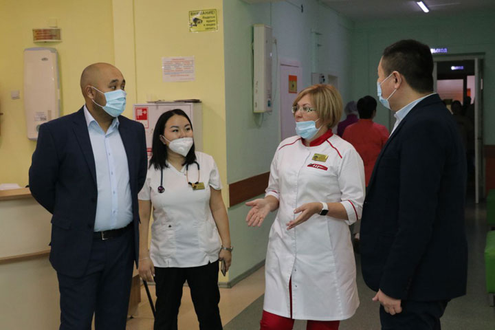 Педиатры Хакасии делятся опытом с соседним регионом