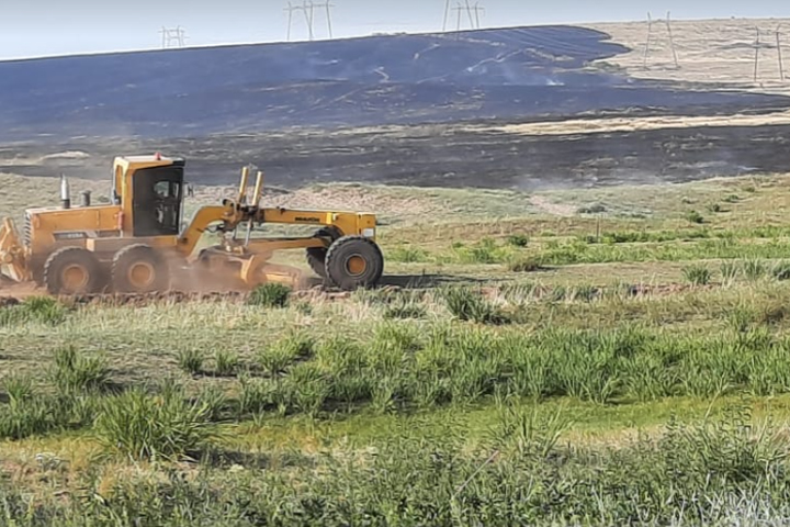 Разрез Кирбинский помог защитить от пожара фермерское хозяйство в Алтайском районе