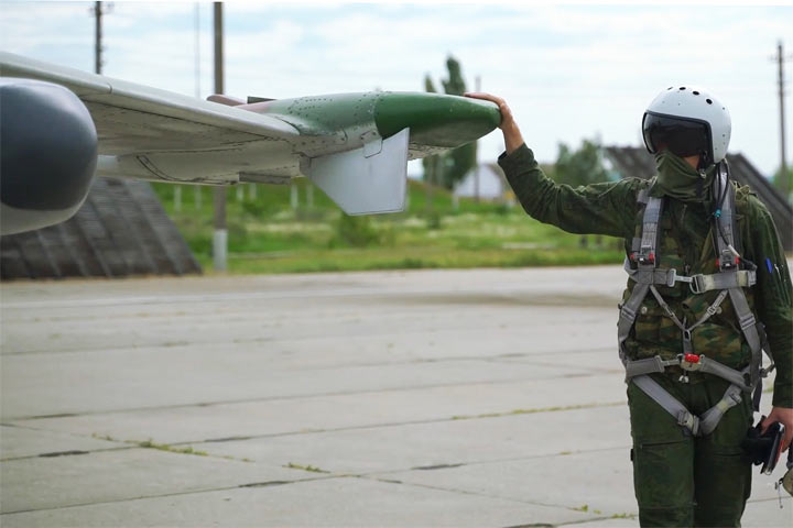 «Летающий танк»: чем уникален штурмовик Су-25 «Грач» ВКС России