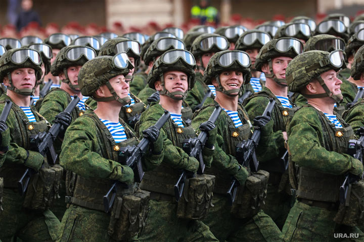 В России с размахом отметили День Победы. Фоторепортаж