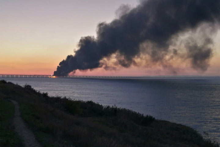 В районе Крымского моста произошел взрыв. Фото, видео