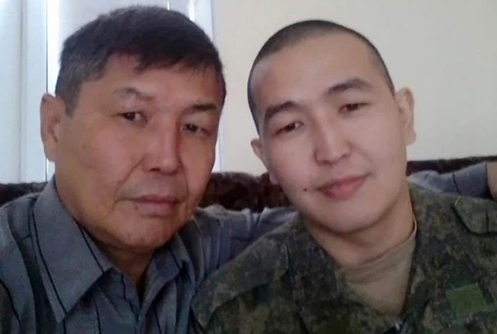 «Смерть или обмен»: Отец солдата четыре месяца доставал его из плена