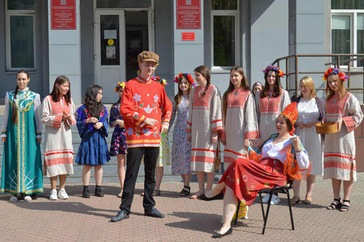  В ХГУ прошли «Славянские гуляния»