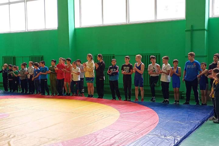 В Хакасии состоялось Открытое первенство по спортивной вольной борьбе