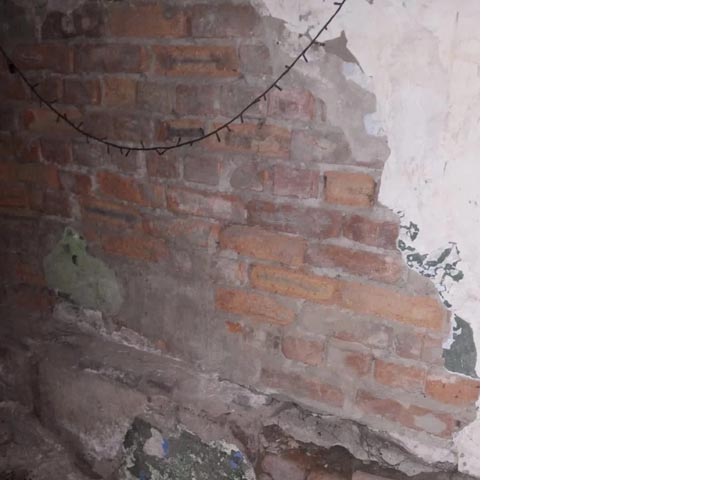 Жители поселка в Хакасии показали шокирующие фото своего дома