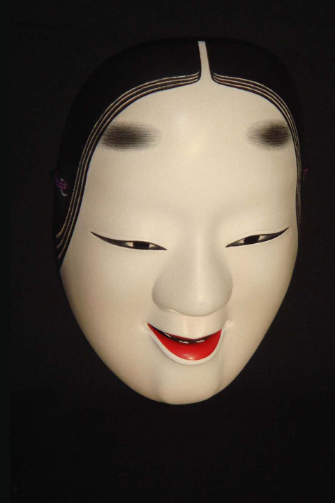 Жителям Хакасии рассказали о театральной маске из Японии 