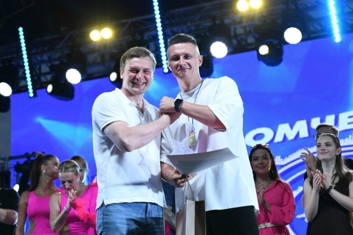 Глава Хакасии наградил победителей фестиваля «Громче»
