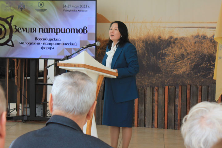 На масштабном форуме Хакасия устроила смотр всех патриотических сил Сибири
