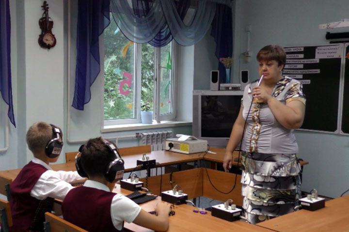 Депутат Госдумы намерен оказать помощь школе-интернату с нарушением слуха в Хакасии