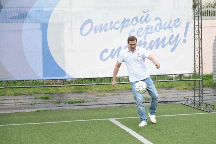 Глава Хакасии дал старт футбольному турниру «Кубок дружбы народов»