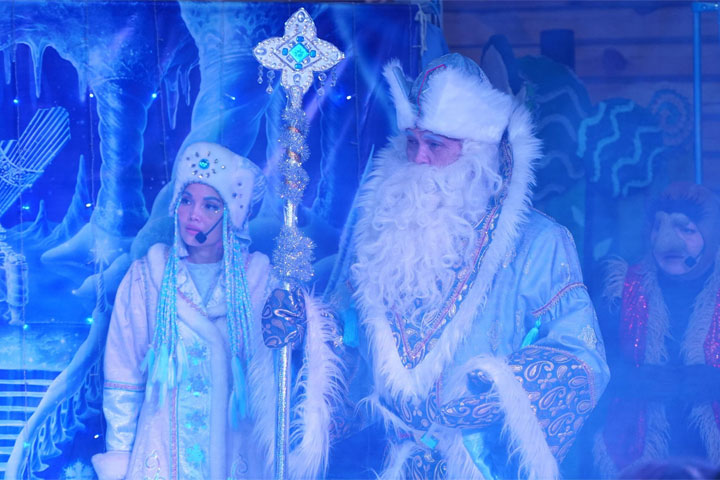 Магия новогодней сказки: в театре «Читiген» показали сказочную интермедию