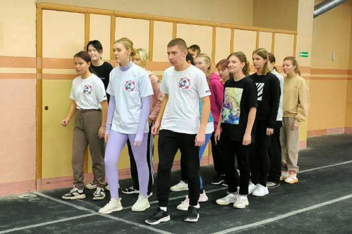 Воспитанники конноспортивной школы в Хакасии сдают нормативы ГТО
