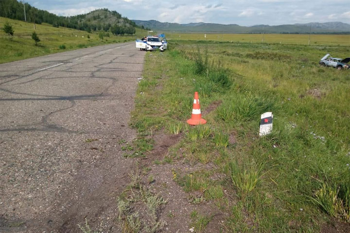 В Хакасии водитель-бесправник погиб в ДТП