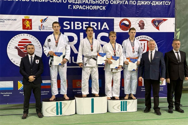 С первенства Сибири по джиу-джитсу спортсмены Хакасии вернулись с медалями 