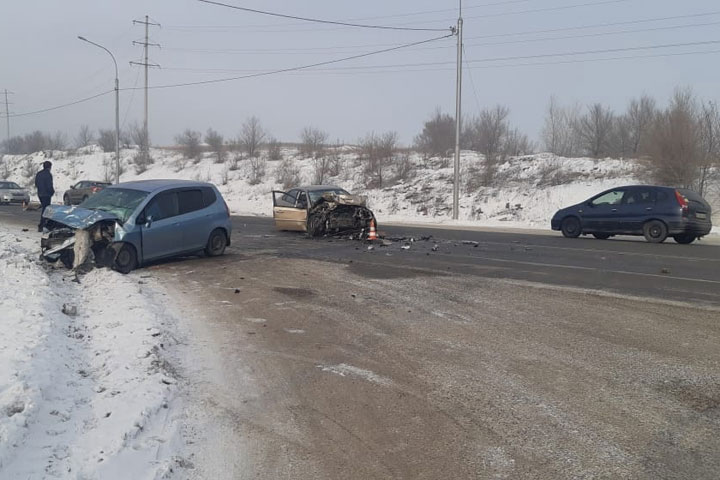 Возле Подсинего автоледи на Honda Fit  устроила аварию, выехав на встречку