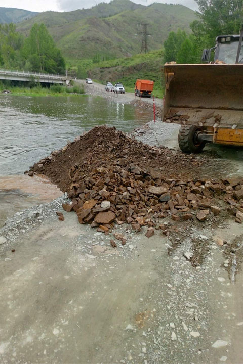 Автодорогу между Хакасией и Тувой перекрыли из-за паводка