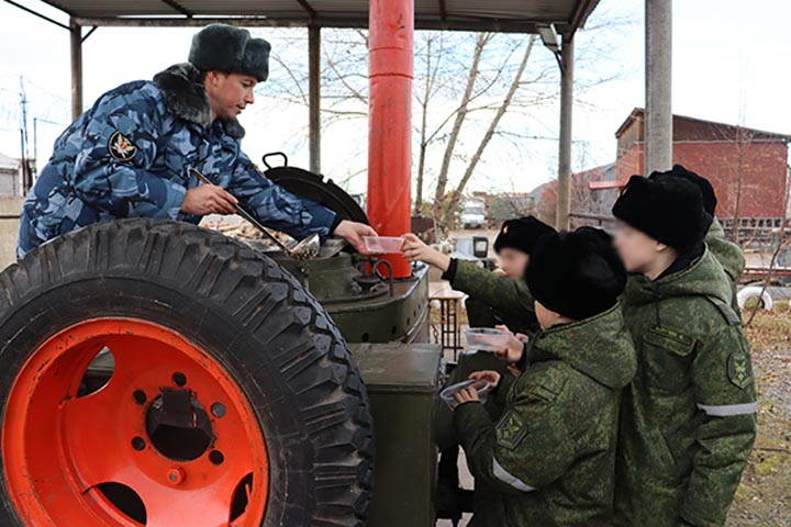 Отдел специального назначения «Омега» УФСИН по Хакасии провел День открытых дверей