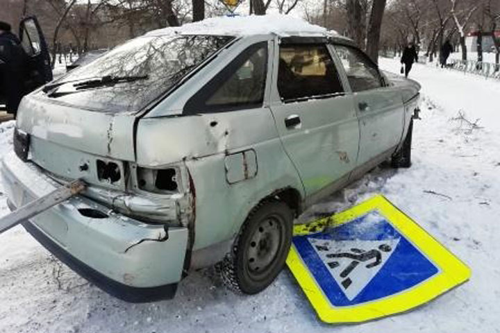 В Черногорске по Космонавтов подросток на ВАЗе сбил девушку