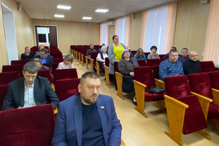 Ирина Войнова пригласила представителей правительства, прокуратуры и энергетиков на серьезный разговор