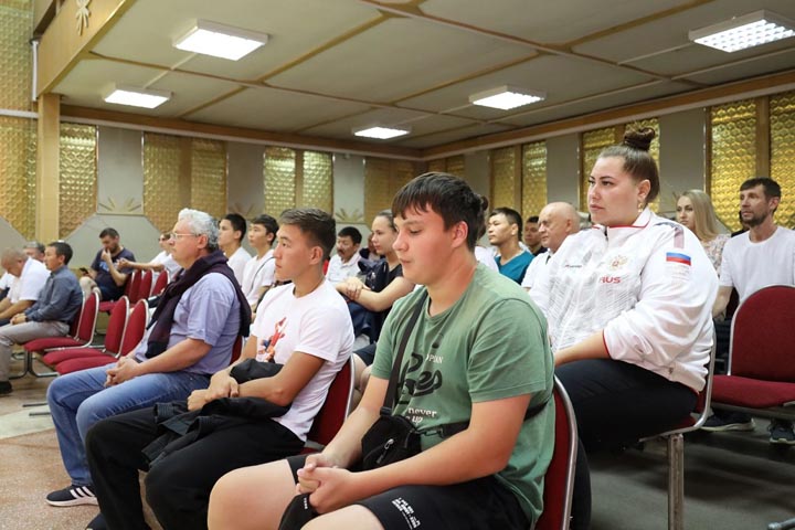 В Хакасии состоялся мастер-класс от Федерации сумо России