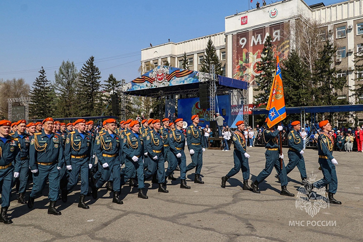 Сотрудники МЧС России по Хакасии приняли участие в Параде Победы