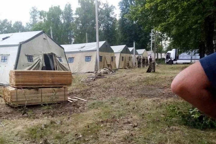 Военкоры показали, как ЧВК «Вагнер» строит лагеря в Белоруссии. Фото