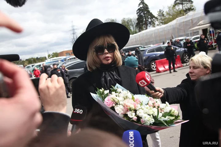 На похороны Юдашкина приехали десятки звезд эстрады и политики. Фоторепортаж