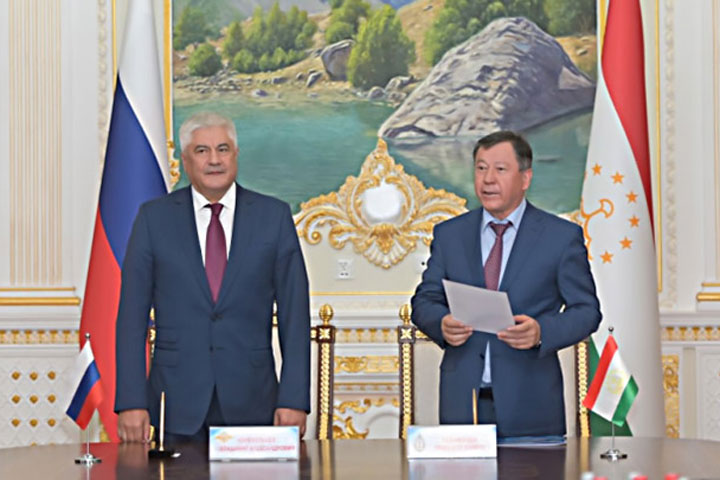 Двадцать тезисов Лаврова: Россия берётся за Таджикистан
