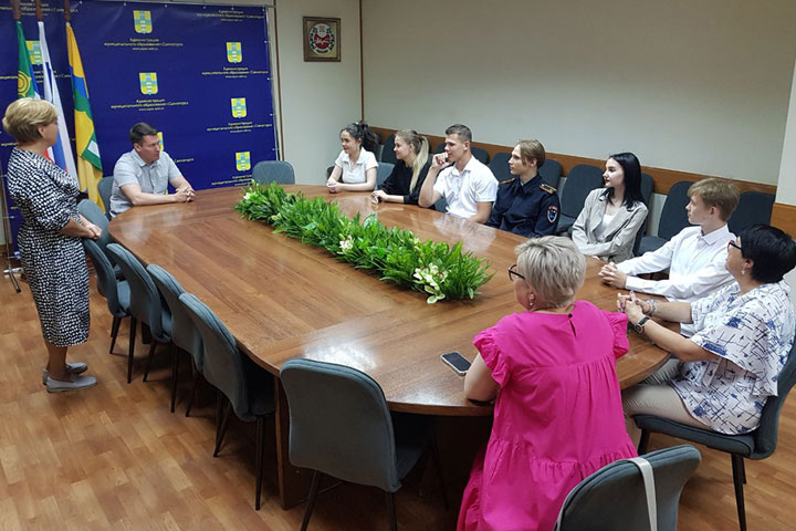 Студентов СТЭМИ поблагодарили за укрепление имиджа Саяногорска