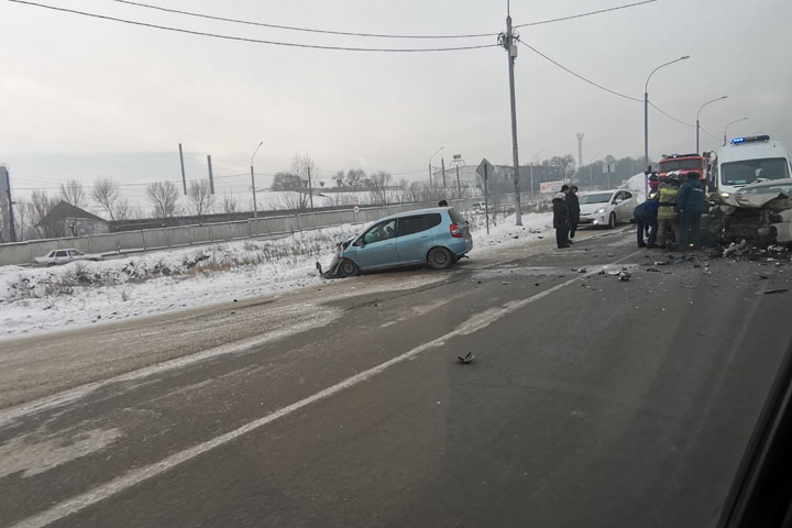 Очевидцы сообщают об аварии на выезде из Абакана 