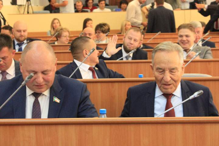 Новый состав парламента Хакасии показал свои лица. Смотреть всем 