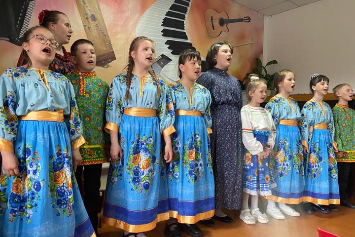 Евгений Челтыгмашев поздравил таштыпских музыкантов 