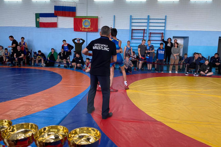 Евгений Челтыгмашев отметил борцов с лучшей техникой и волей к победе