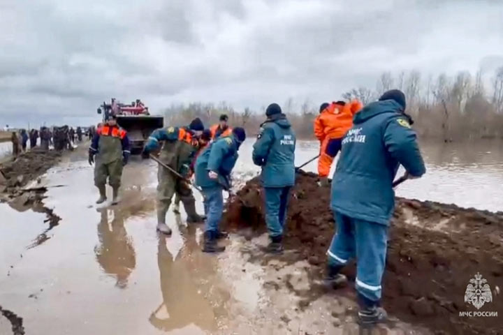 Город орск прорыв дамбы видео