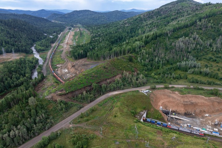 Строительство тоннеля на горно-перевальном участке Междуреченск – Тайшет завершено на 75%