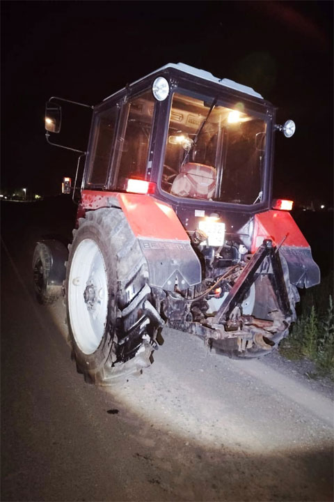 В Хакасии 16-летний мотоциклист столкнулся с трактором
