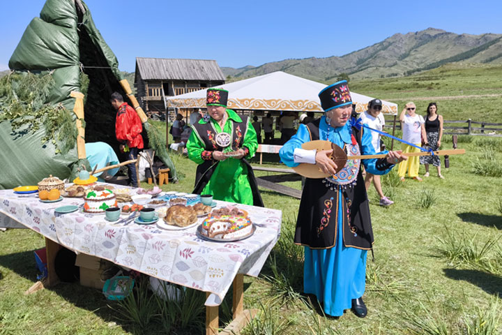 Праздник талгана «Алтын ас» собрал в Казановке сотни гостей и жителей Хакасии
