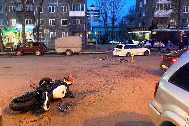 В Хакасии начался сезон аварий с мотоциклами - уже двое пострадавших байкеров
